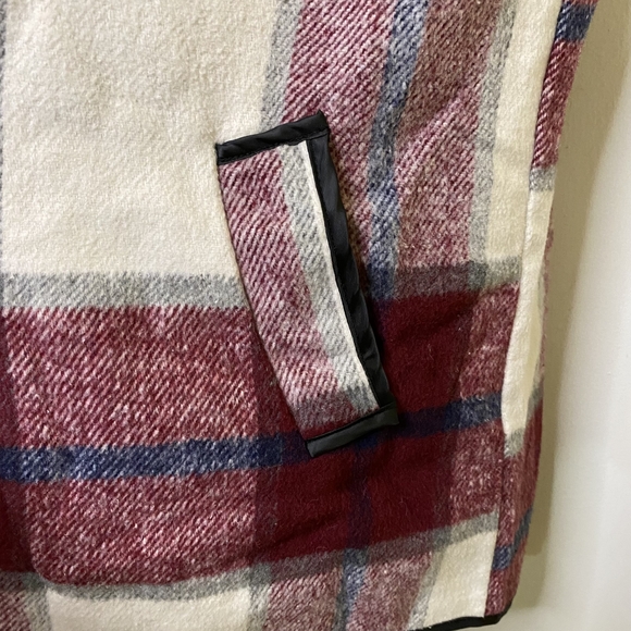 Plaid Open Front Vest - Red and White - Picture 6 of 10